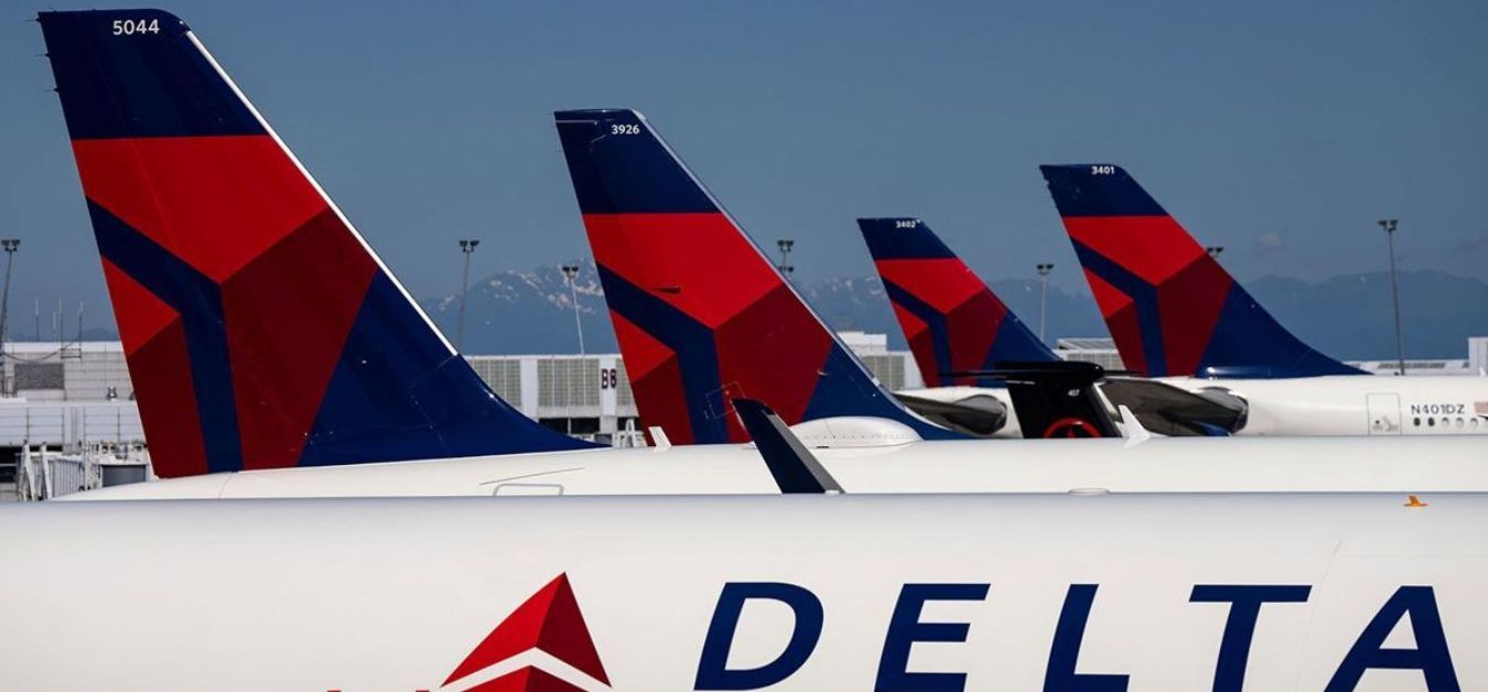 Delta Removes An Employee, Changes Its Uniform Policy